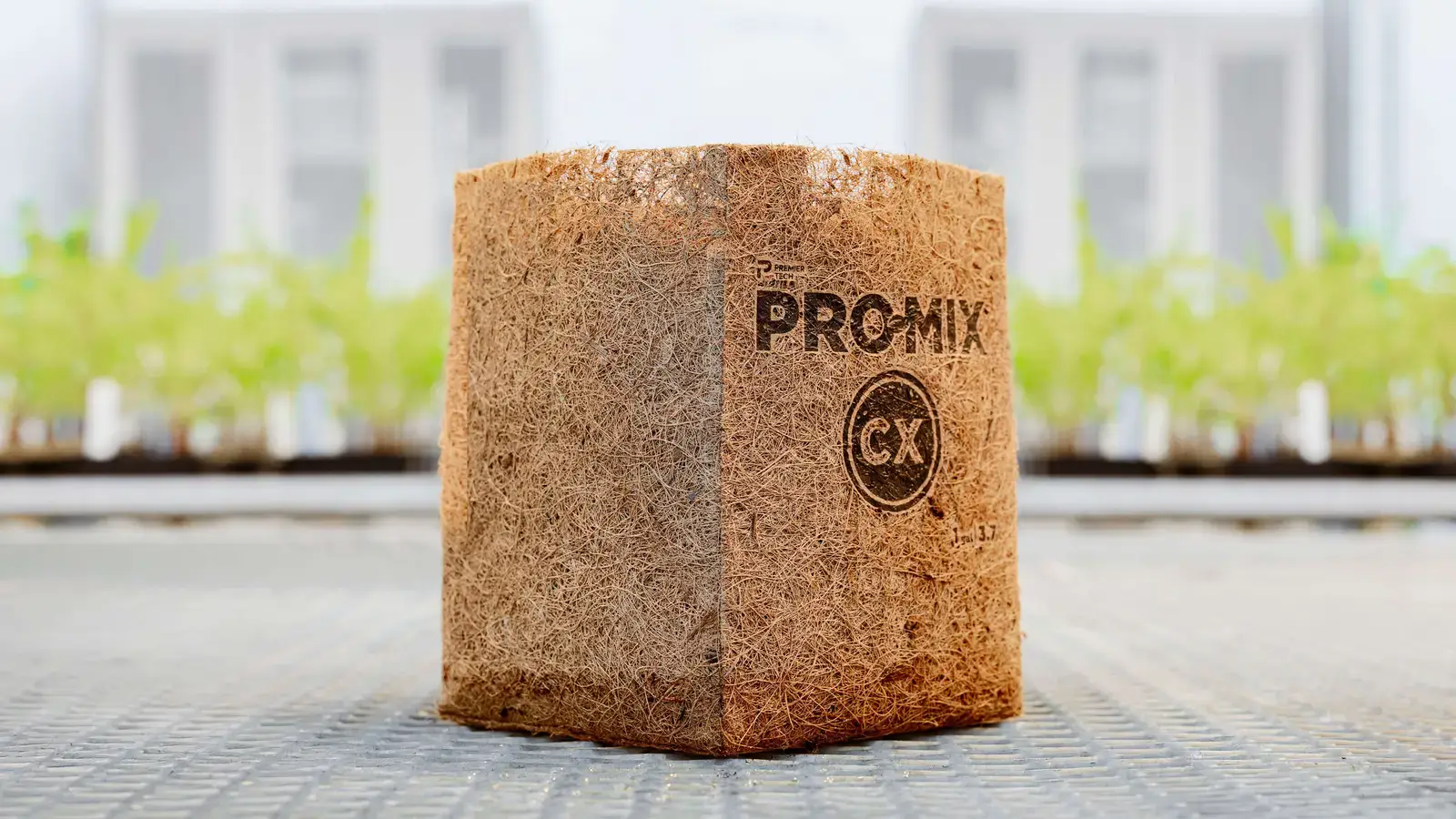 PRO-MIX CX plant-based packaging close-up